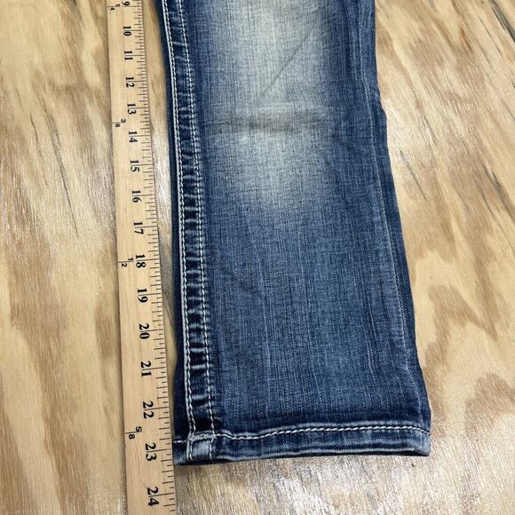 Miss Me Jeans Capris Crop Women’s Size 26 Mid Rise Embellished Medium Wash Denim - Picture 12 of 14